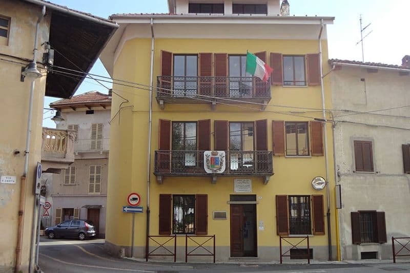 CASCINETTE D'IVREA - Bilancio bocciato, arriva un commissario ma il sindaco resta