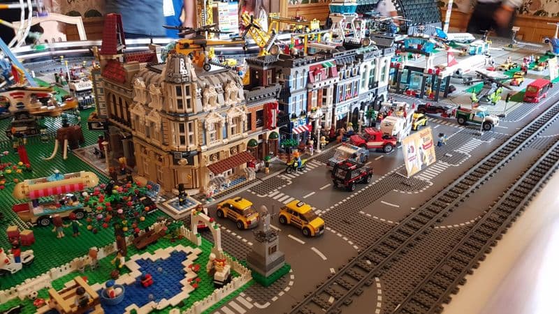 SAN GIORGIO CANAVESE - Invasione di LEGO al castello: sabato e domenica c'è il Brick Expo - FOTO