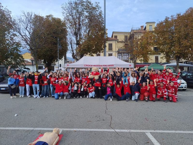 CUORGNE' - Tutti in piazza per la rianimazione cardio polmonare - VIDEO