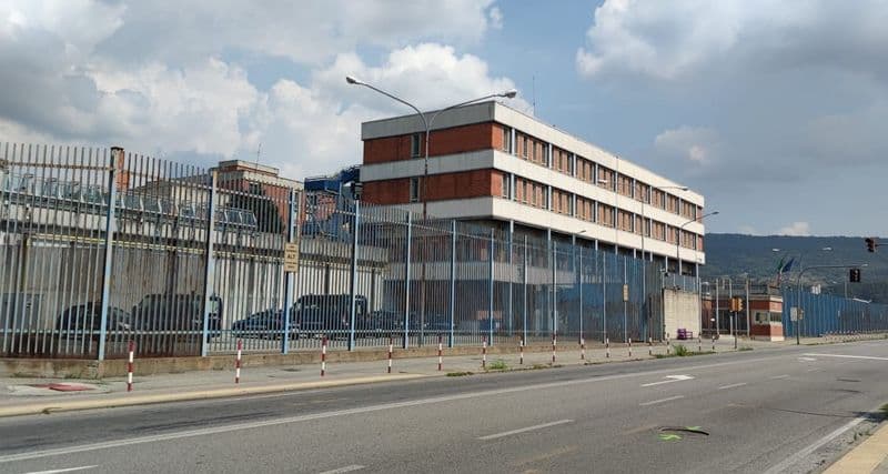 IVREA - Ancora tensione in carcere: detenuto furente sfascia le luci al neon della sezione detentiva