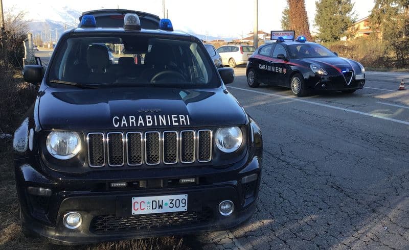 CANAVESE - Cocaina ed eroina in auto: 26enne arrestato dai carabinieri dopo un lungo inseguimento