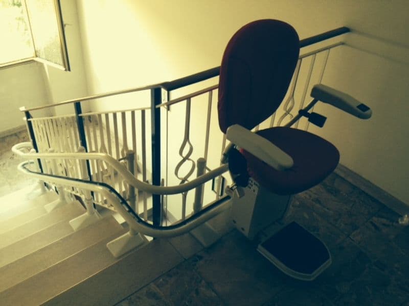 CIRIE' - Montascale rotto, pensionato diabetico e portatore di handicap bloccato in casa da un mese