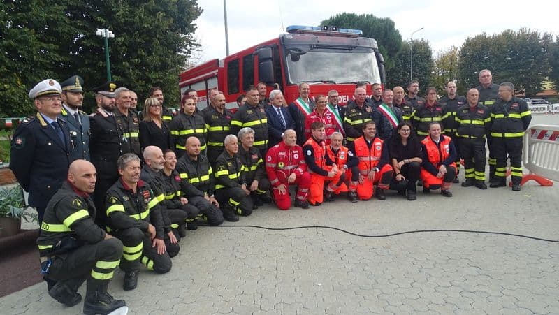 CASELLE - Inaugurato il nuovo camion del vigili del fuoco - FOTO