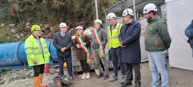 SPARONE - Esplosione nel cantiere, abbattuto l'ultimo diaframma della galleria che servirà il grande acquedotto della Valle Orco - VIDEO