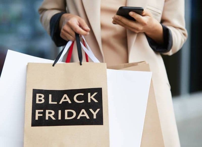 SHOPPING - Cresce l'attesa per il Black Friday