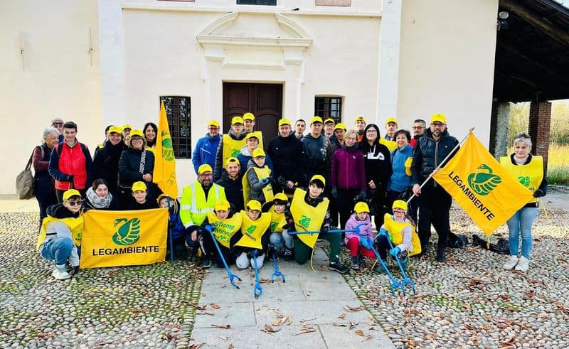 NOLE - Bimbi delle scuole e cittadini insieme per ripulire il paese - FOTO