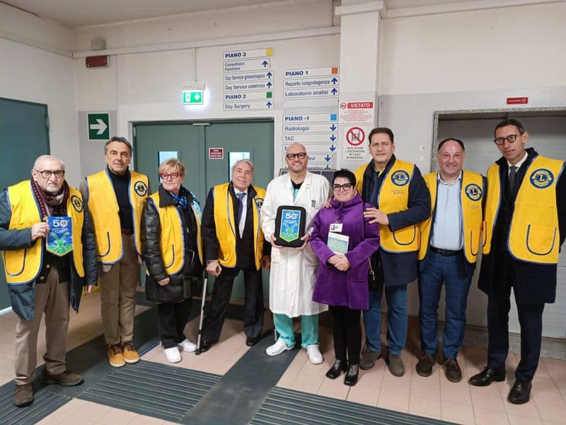 CUORGNE' - Il Lions Alto Canavese dona un ecografo portatile al pronto soccorso - FOTO