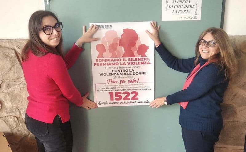 LEINI' - Manifesti, striscioni e uno spettacolo teatrale contro la violenza sulle donne