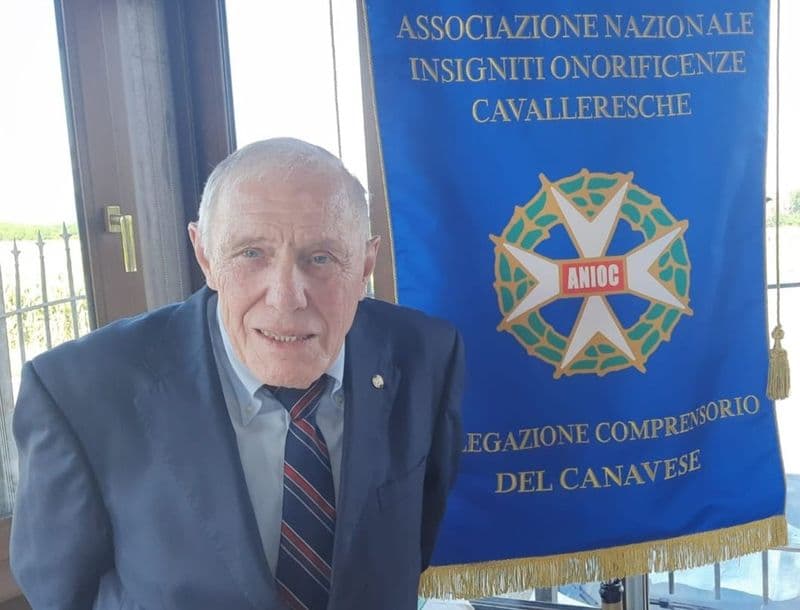 IVREA - Franco Prat «ha chiuso le ali»: l'Associazione Arma Aeronautica in lacrime per l'addio al suo presidente