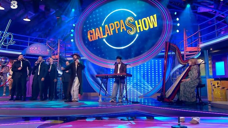 CUORGNE'-IVREA - I Santi Francesi ospiti in tv al GialappaShow - VIDEO