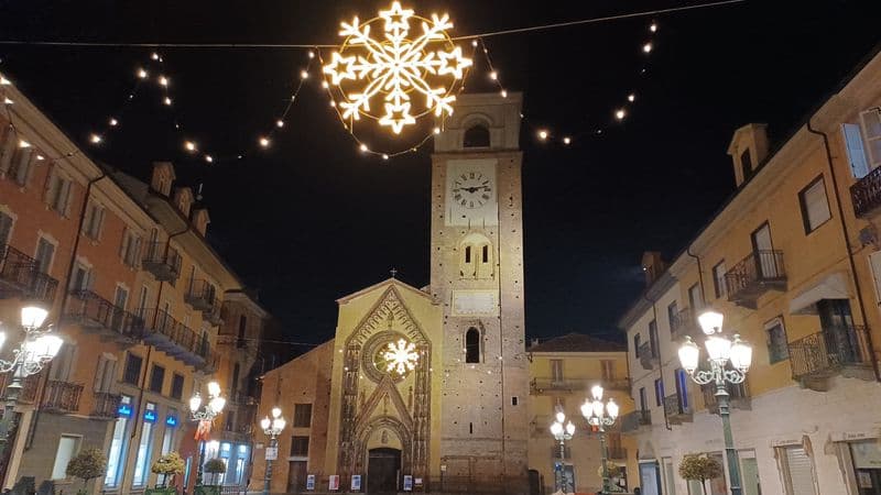 CHIVASSO - Da dicembre a gennaio 30 minuti di sosta gratis nelle strisce blu: «Così agevoliamo il commercio in città»