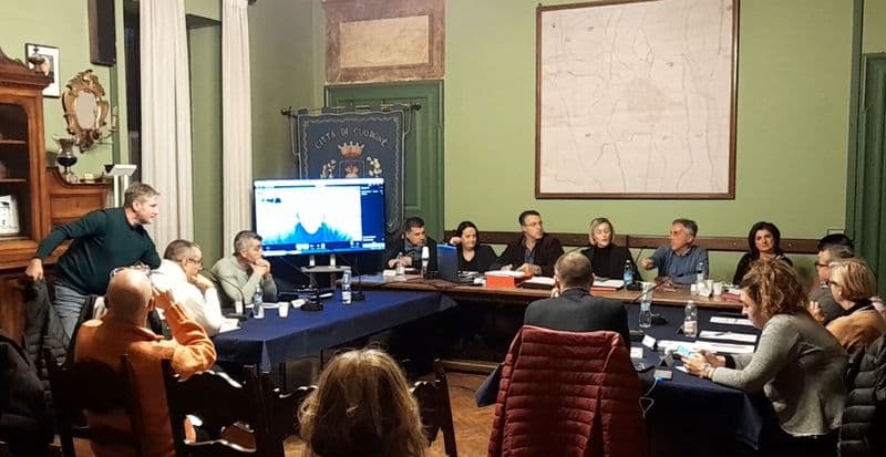 CUORGNE' - L'interpellanza sul Centro anziani non viene ammessa e il consigliere Pieruccini abbandona l'aula