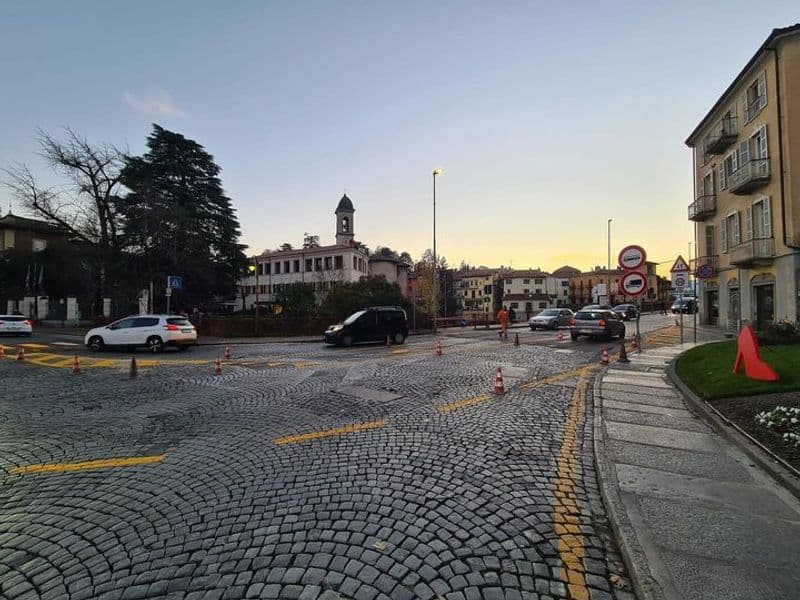 IVREA - Ora chi arriva da porta Aosta può svoltare in corso Cavour