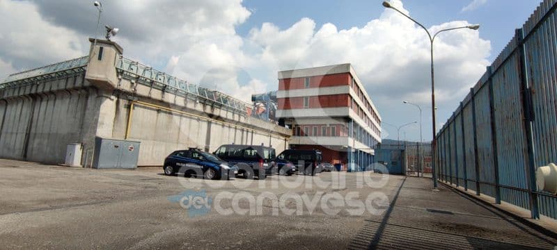 IVREA - Cerca di impiccarsi in carcere: detenuto salvato dagli agenti della polizia penitenziaria