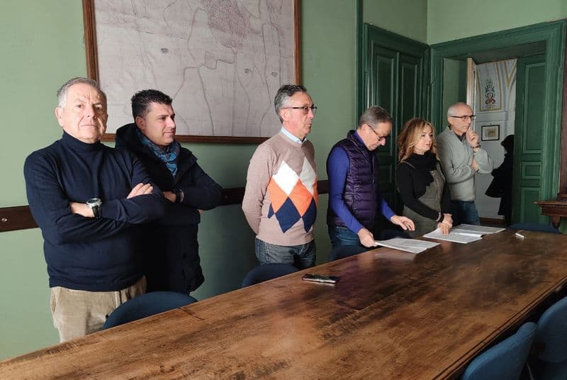 CUORGNE' - Consegnate le «Tredicesime dell’amicizia»: aiutati venti anziani in difficoltà