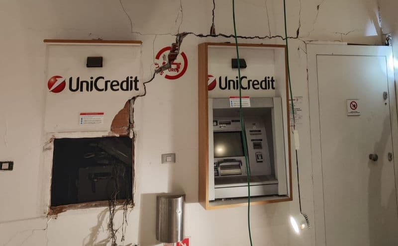 VOLPIANO - Banda dei bancomat, arrestato un 34enne: decisive le indagini dopo il colpo all'Unicredit di Favria - FOTO e VIDEO