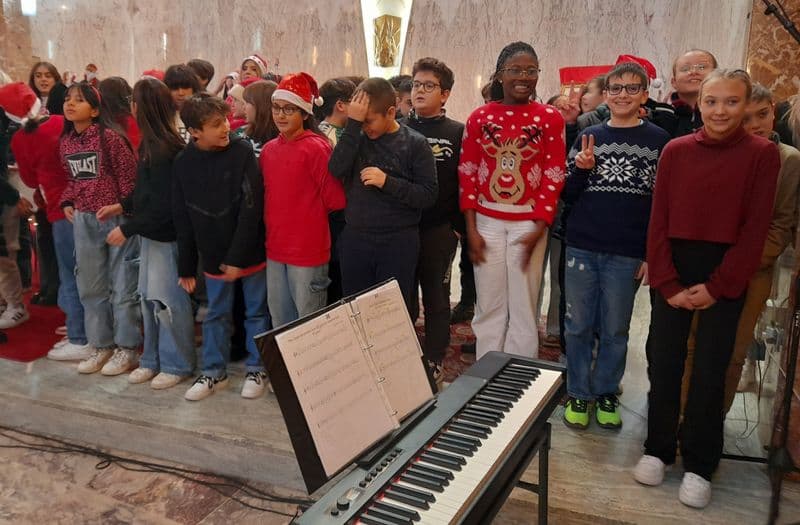 CUORGNE' - Applausi per il concerto dì Natale degli studenti - FOTO