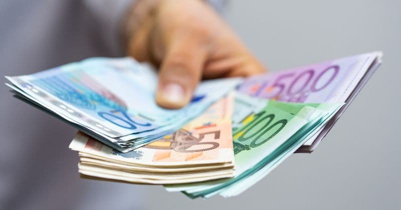 IVREA - Evade il fisco per pagare le cure in Usa alla figlia gravemente malata: 73enne va comunque a processo