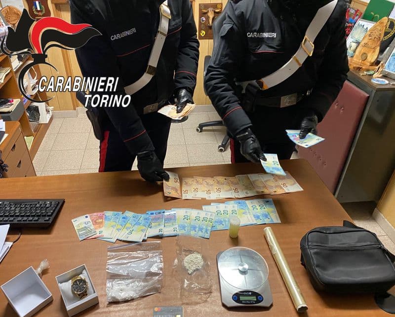MAPPANO - Beccato con la droga in auto, non si ferma al posto di blocco: 20enne inseguito e arrestato
