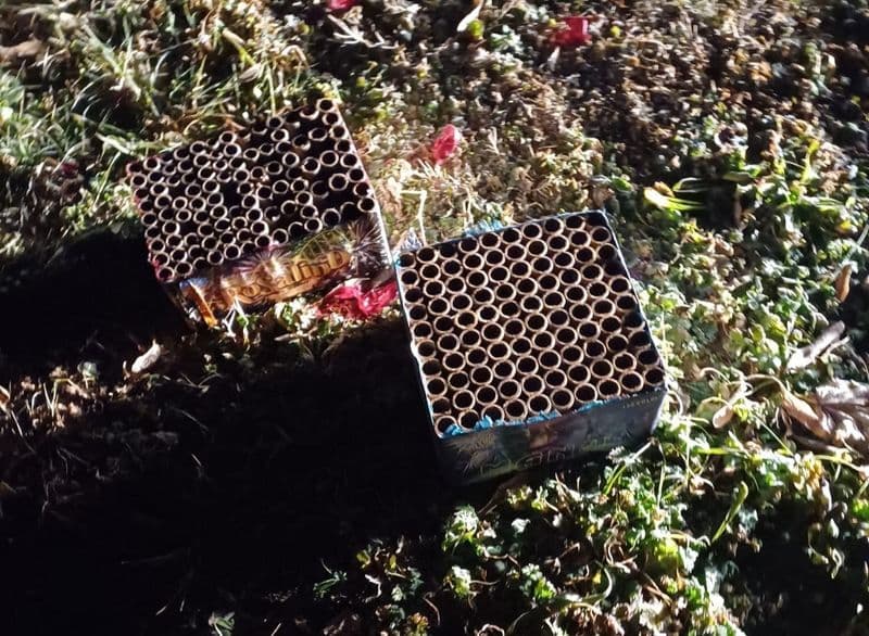 SAN GIUSTO CANAVESE - Dopo la festa di Capodanno restano i rifiuti in strada