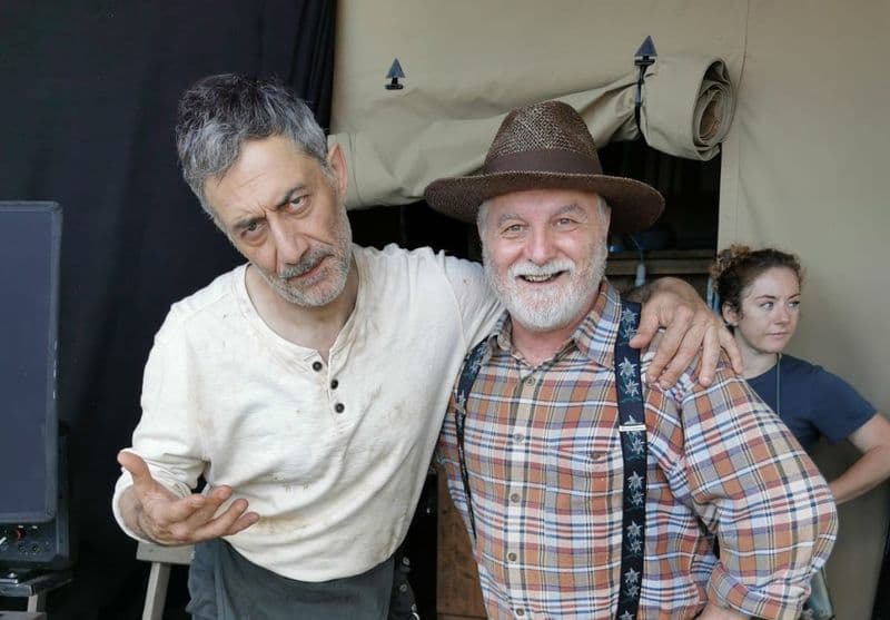 SAN GIORGIO CANAVESE - Stefano Saccotelli apre il nuovo anno con un cammeo televisivo ne «I delitti del BarLume»