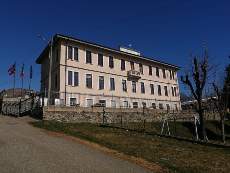 CASTELNUOVO NIGRA - Ladri in azione: tentato furto in municipio