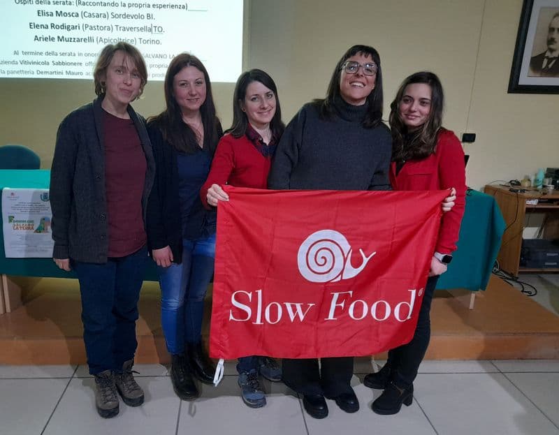 CASTELLAMONTE - Un successo il convegno «Donne che salvano la terra»: Martinetti gremito per Elena, Elisa e Ariele - FOTO