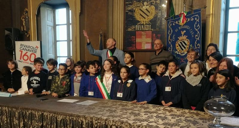 RIVAROLO CANAVESE - Al lavoro il Consiglio comunale dei ragazzi e delle ragazze: Francesca Victoria è la sindaca - FOTO