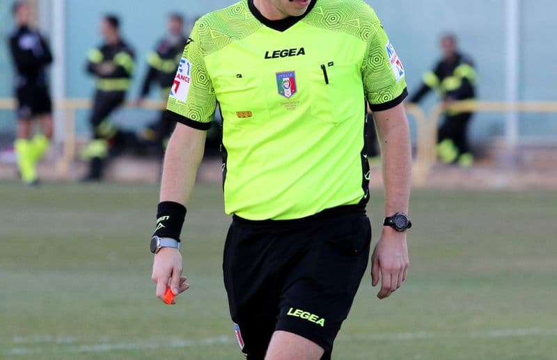 CALCIO GIOVANILE - Spettatore insulta l'arbitro e lo aggredisce nel parcheggio: da ripetere la partita Rivarolese-Ivrea