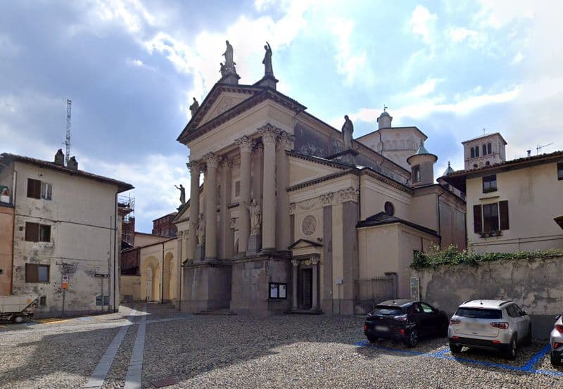 IVREA - Anche un maxischermo per l'ingresso del nuovo vescovo in Diocesi