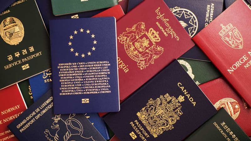 VIAGGI - Il passaporto italiano fra i più potenti al mondo