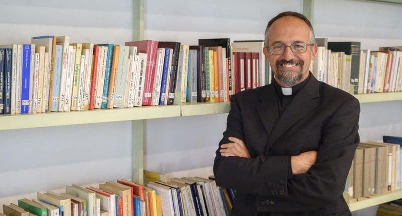 SAN GIUSTO - Intelligenza artificiale, uomo e religione: incontro con don Luca Peyron