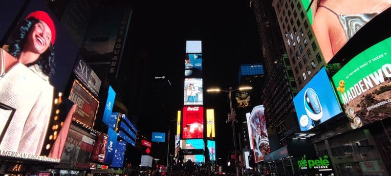 Come saranno le insegne luminose del futuro?