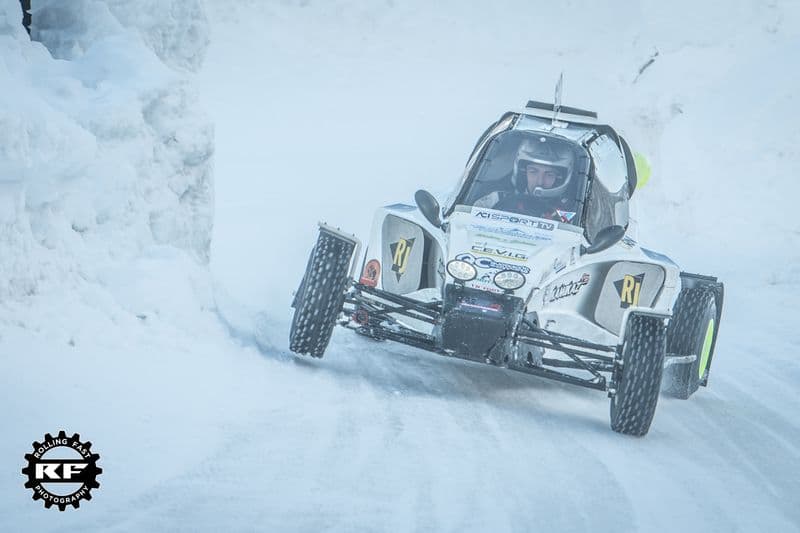 FORNO CANAVESE - Gabriele Priante dà spettacolo a bordo di un kart-cross alla «Ice Challenge» - FOTO