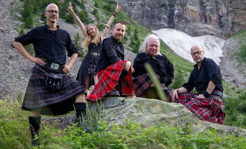 QC LIVE - Mezz'ora con l'iconica folk e rock band Boira Fusca - VIDEO