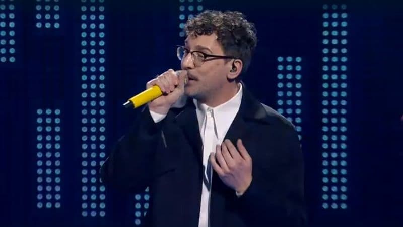 SANREMO 2025 - Buona la prima per Willie Peyote: «Nella mia musica c'è sempre Leinì che mi ha visto crescere»