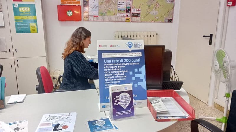 VOLPIANO - Aperto sotto i portici del municipio un «Punto digitale facile»