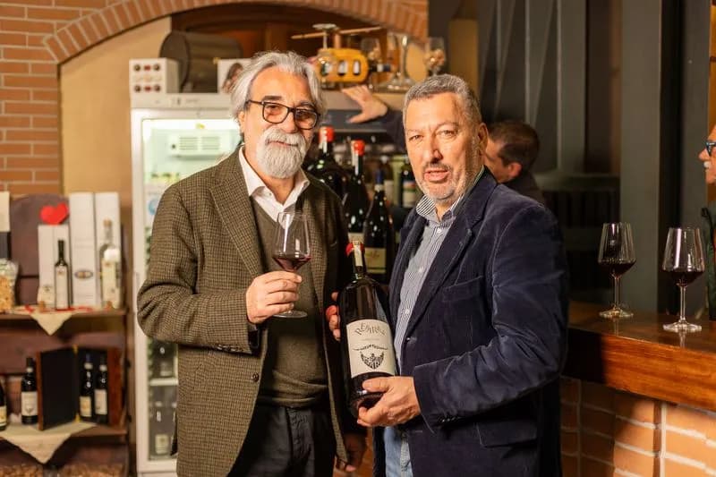WINE - La Barbera affinata in musica da Peppe Vessicchio