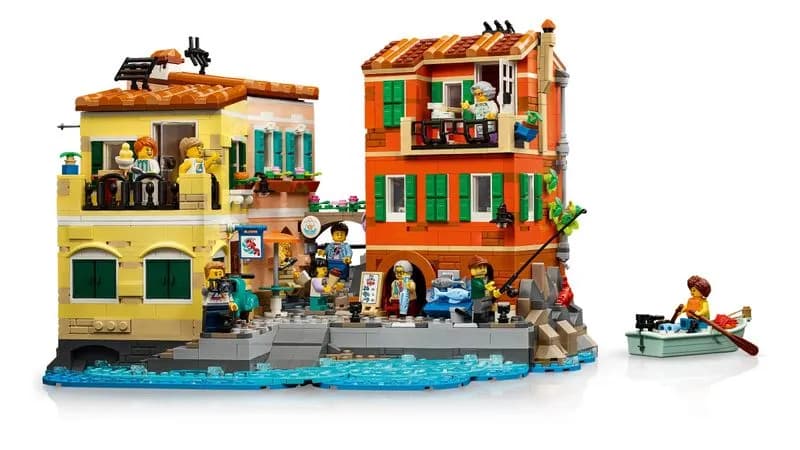 TOYS - Un angolo delle Cinque Terre fatto di Lego