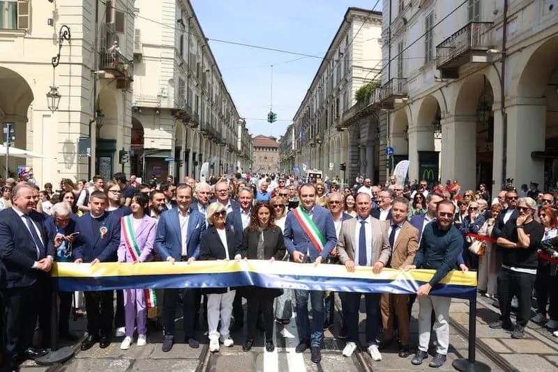 TORINO – Via Po in festa per la riapertura
