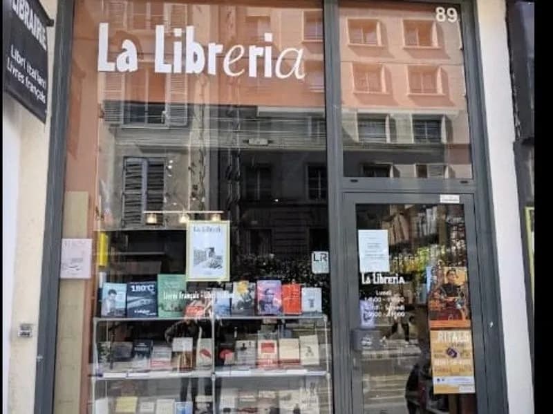IVREA - Patto Pedrini-La Librerie Italienne-Française: quando a firmare gli accordi è la passione per i libri