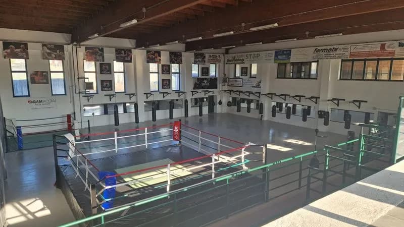 CUORGNE' -  Il palazzetto di via Braggio rinasce come Skull Boxe Arena: da lunedì il via agli allenamenti