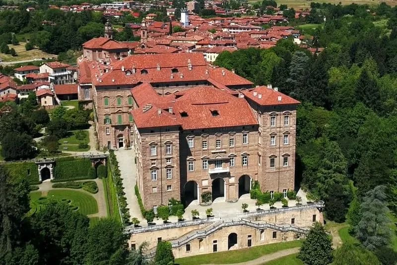 AGLIE' - La bellezza e il fascino dei tappeti orientali in mostra al Castello