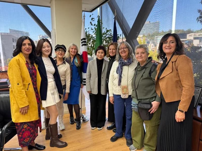 CASTELLAMONTE - Sandra Baruzzi e Mara Tonso ambasciatrici della ceramica in Corea del Sud - FOTO