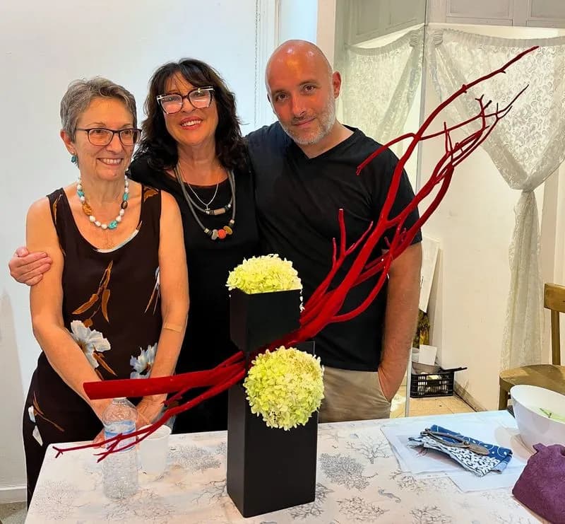 IVREA - Ikebana e pittura: un successo l'evento con Daniela Borla e Neicla Natsumei Campi - FOTO