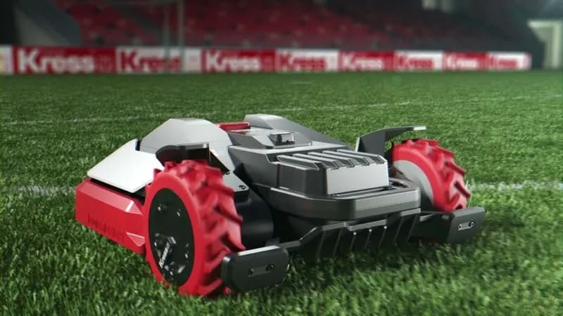 IVREA - Furto al campo da rugby: rubato il tecnologico robot tagliaerba
