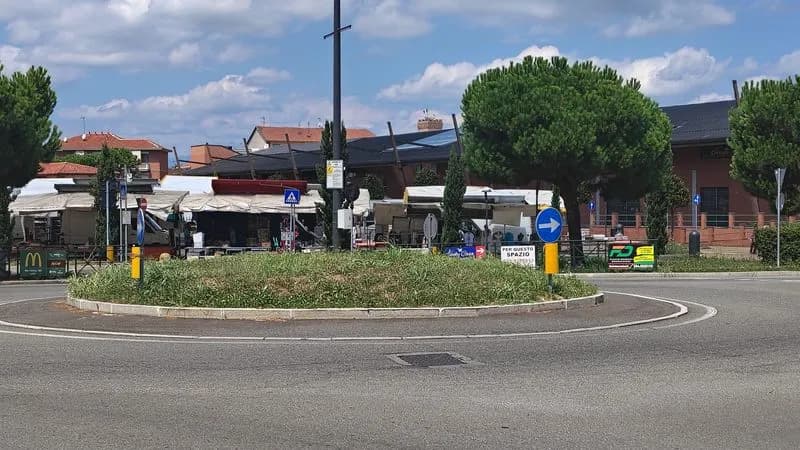 LEINI - Il Comune cerca attività che vogliano «adottare» le rotonde