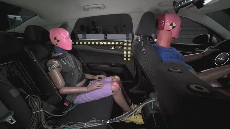 MOTORI - Cinture allacciate ma solo davanti: un paradosso tutto italiano