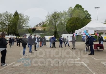 RIVAROLO CANAVESE - «Il lavoro è dignità, non carità»: la protesta degli ambulanti al mercato del sabato - FOTO