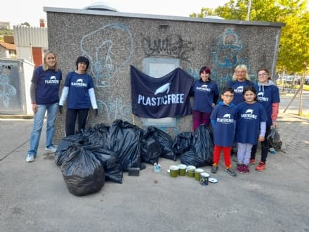 CASTELLAMONTE - Un gesto concreto per l'ambiente: i volontari Plastic Free ripuliscono la città - FOTO